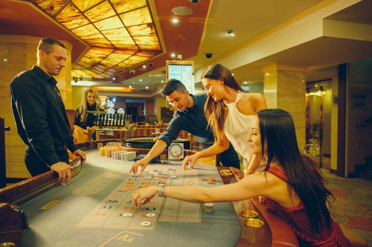 Grand Casino As Hotel Aš Buitenkant foto