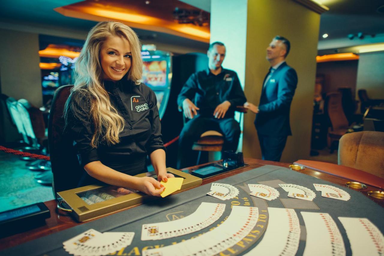 Grand Casino As Hotel Aš Buitenkant foto
